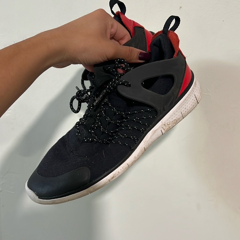 Nike workout shoes size 7
